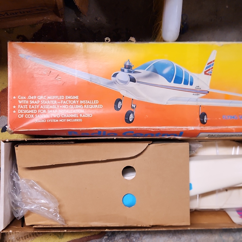 Cox Radio Control Piper Dakota Airplane Vintage, New In Box W Factory Engine. - Picture 2 of 8